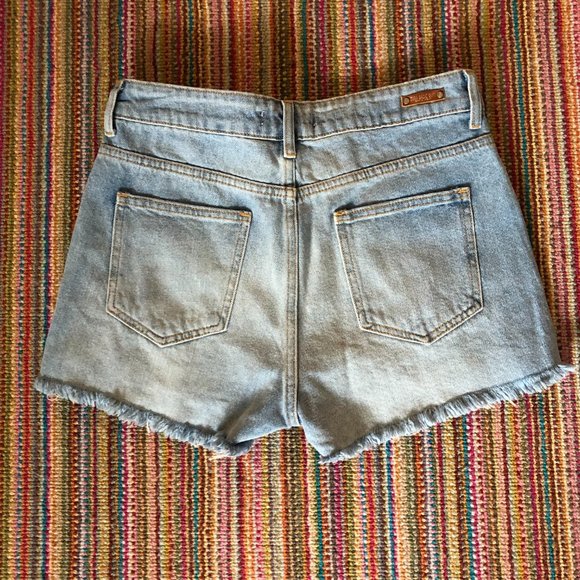 Pearl Light Wash Jean Shorts - Picture 5 of 5